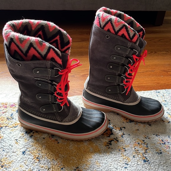 SOREL Boots - Picture 4 of 8